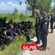 Полицията залови 17 нелегални мигранти край Враца