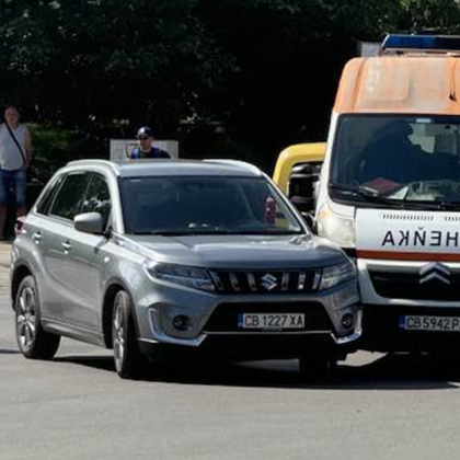 Линейка и лек автомобил се удариха в столичния квартал Младост