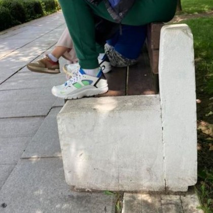 Жителка на София отправи забележка за поведението на баща Тя