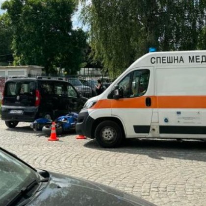 Катастрофа с моторист е станала този следобед в столицата алармират