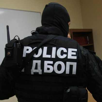Служители на ГДБОП неутрализираха престъпна група източвала банкови сметки Задържани