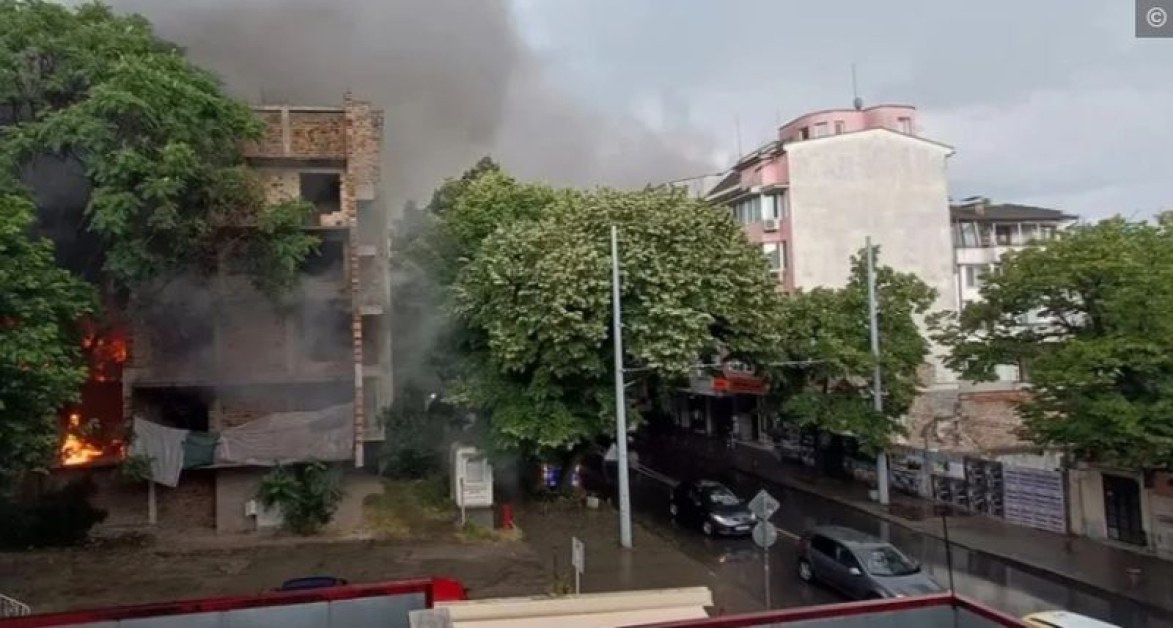 Пожар лумна в центъра на Стара Загора