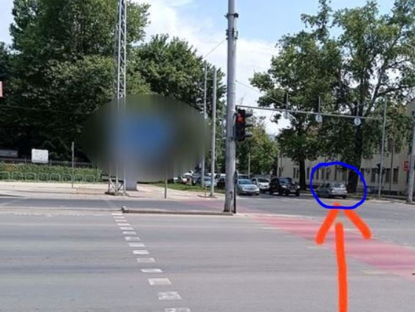 Шофьор подкара в насрещното на оживен булевард  СНИМКА