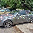 Романтика из София: Налепиха паркирана кола с цветни бележки СНИМКИ