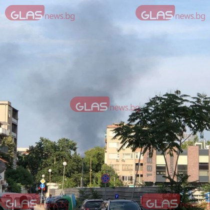 Гъст черен дим се издига над Пловдив съобщи читател на