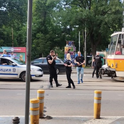 Трамвай блъсна мъж в София Инцидентът е станал около 18