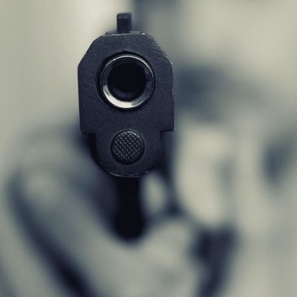 Полицаят прострелял 19 годишен младеж в Плевен е произвел изстрелите с