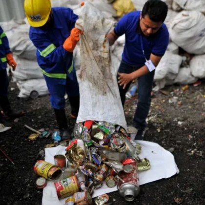 11 тона боклук тела и скелети бяха изчистени от най