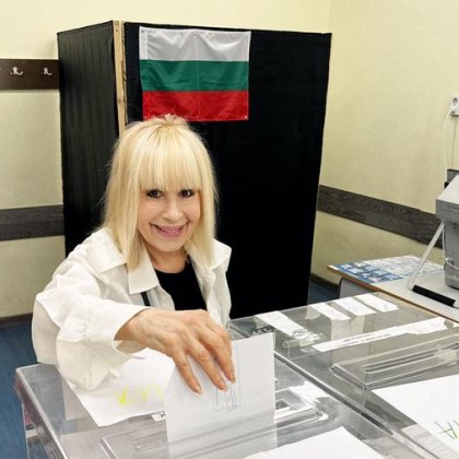 Лили Иванова гласува и на тези избори Любимата певица отново