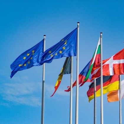 Европейският парламент представи първите прогнозни данни за разпределението на мандатите