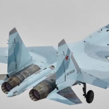 Двама души загинаха след като ударен изтребител съветски модел се