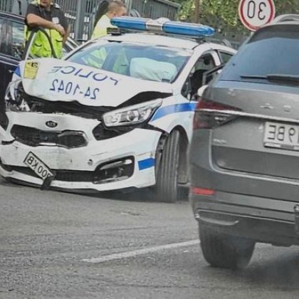 Катастрофа между лек автомобил и патрулка е станала днес Произшествието