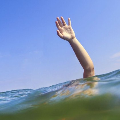 Непълнолетно момиче се e удавило след падане в напоителен канал
