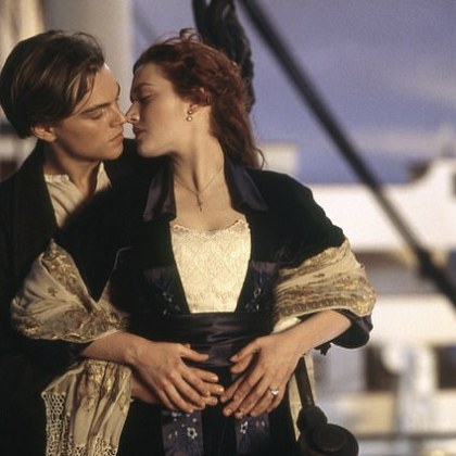 Кейт Уинслет разкри че прочутата ѝ сцена с целувка с Леонардо ди Каприо в