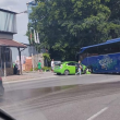 Катастрофа между автобус и такси в София СНИМКИ
