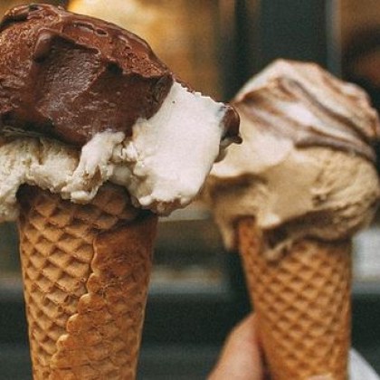 Лекар остана отвратен след като от сладоледа му се показа