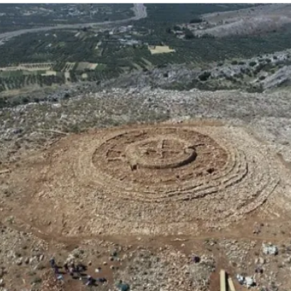 Археолози откриха древен мистичен кръг на хълм на гръцкия остров