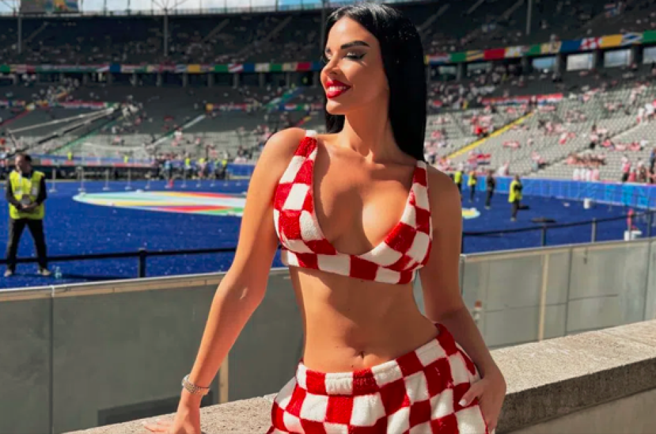 Музата на Хърватия пак започна да трупа лайкове с разголени снимки