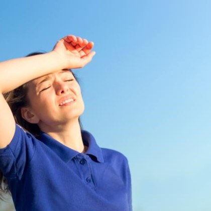 Слънчевата уртикария представлява хронично придобито свързано с фоточувствителност дерматологично нарушение
