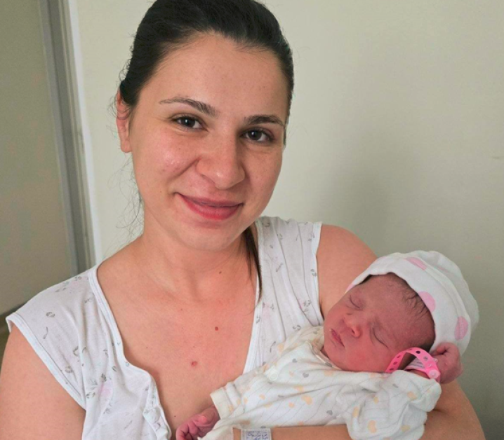 Най-хубавият подарък! Жена роди момиченце на рождения си ден в Пловдив