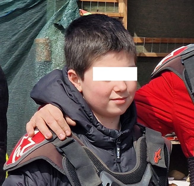 Полицията в Бургас издирва 12-годишно момче. Детето се казва Данаил