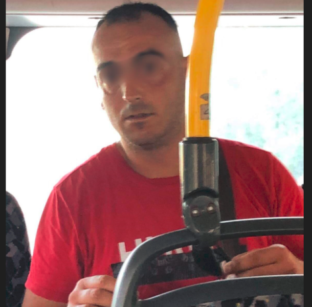 Мъж се опипва пред 14-годишната ми дъщеря в автобуса