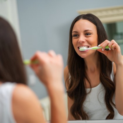 Зъболекар предупреди за някои сутрешен навик който може да влоши