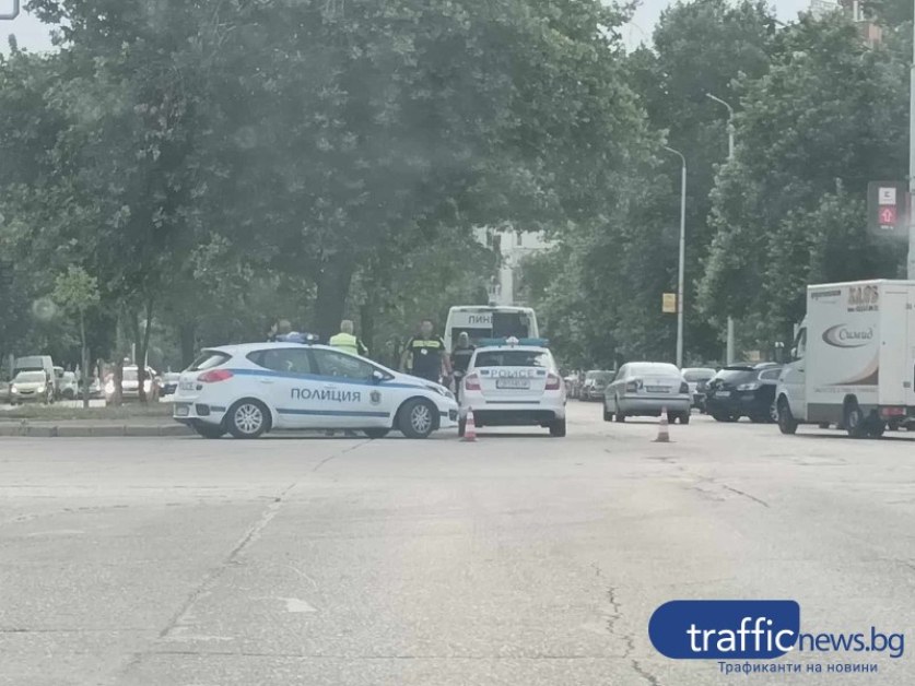 Кола помете майка с дете в Пловдив СНИМКИ