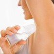 Без миризма или бавно убиване: какво казва науката за дезодорантите за цялото тяло