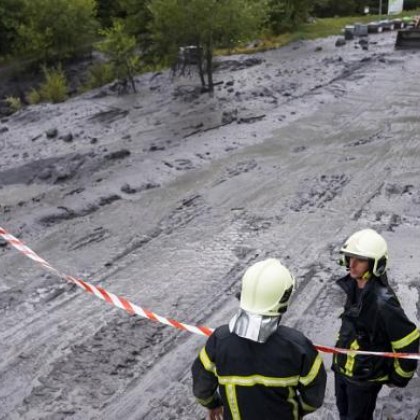 В резултат на свирепите бури и проливните дъждове които връхлетяха Франция