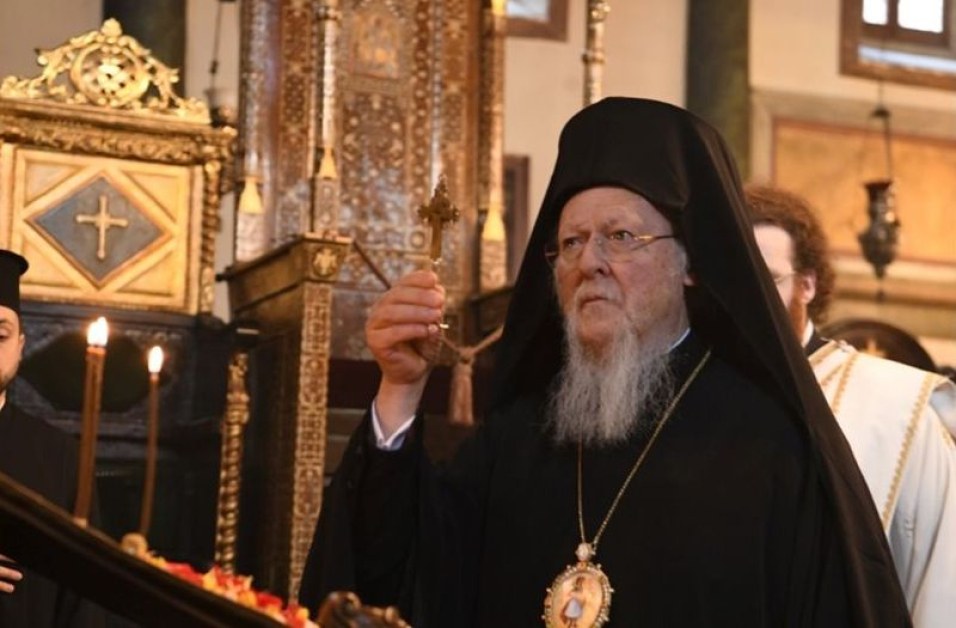 Вселенският патриарх пристигна у нас за избора на български патриарх