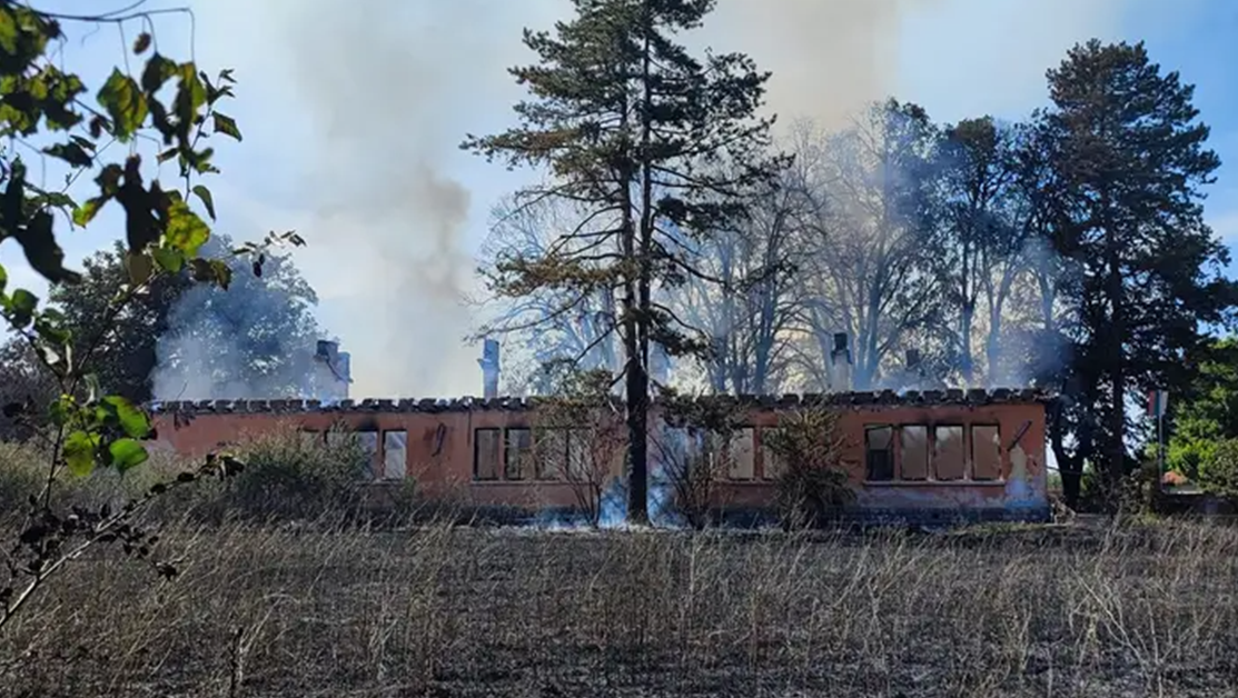 Пожар изпепели училище в Старозагорско