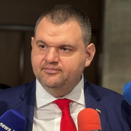 Председателят на ДПС Делян Пеевски направи коментар пред журналисти след