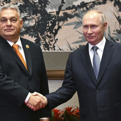 Руският президент Владимир Путин каза днес на унгарския премиер Виктор