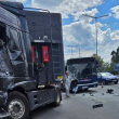 Катастрофа между ТИР и автобус в Бургас, има пострадали СНИМКИ