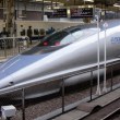 Япония внедрява хуманоиден робот за поддръжка на жп транспорта