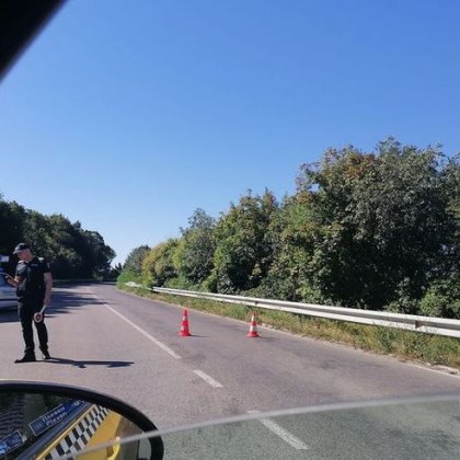 Катастрофа временно затруднява движението по ключов път Пътно транспортното произшествие ограничи