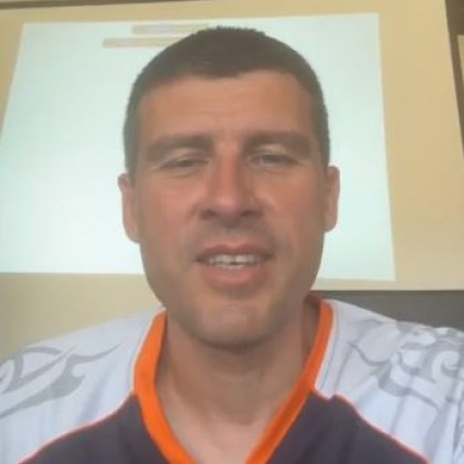 Идеологът на партия Величие Ивелин Михайлов показа във видео споделено във