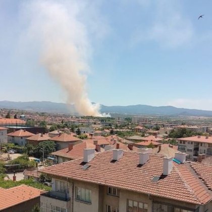 Избухна пожар край Карлово област Пловидв За това алармираха местни