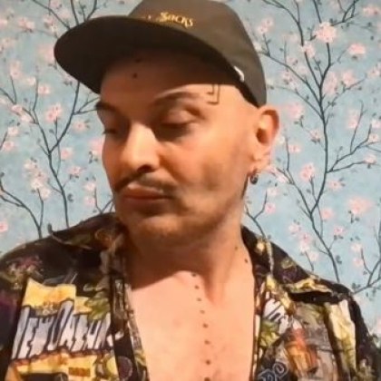 Смъртни заплаха към провокативен роден певец