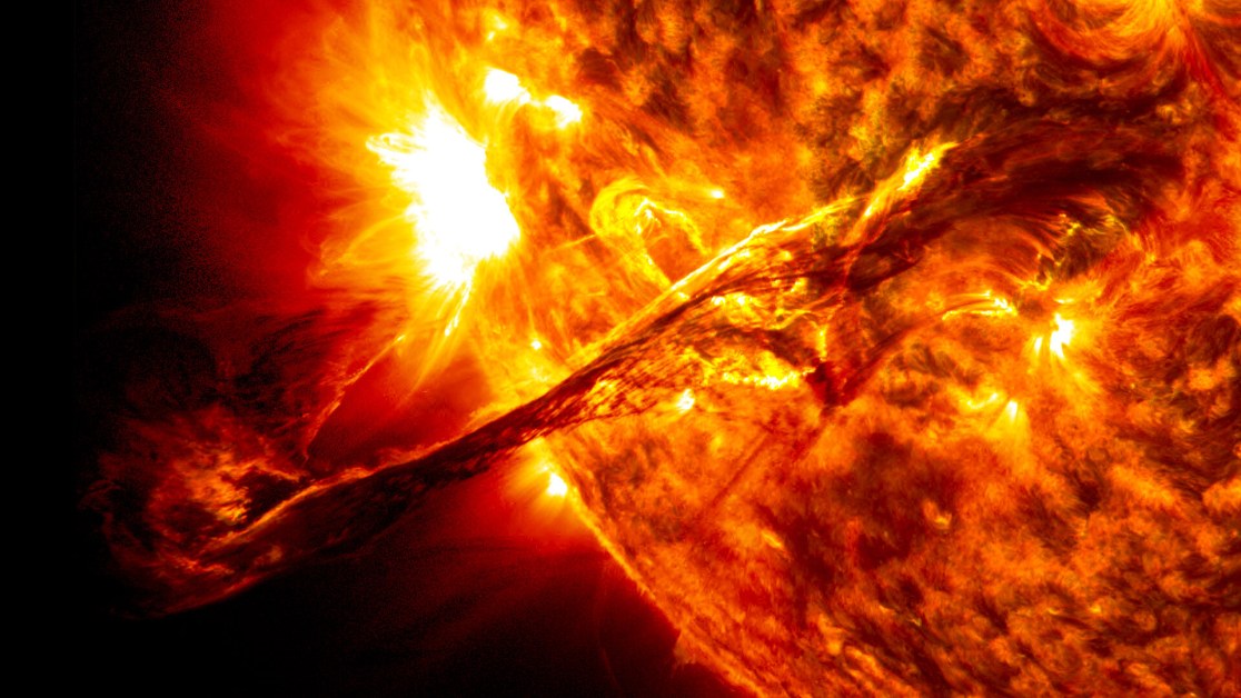 Слънцето излъчва мистериозни радиовълни: Апарат на НАСА лети, за да разкрие тайната