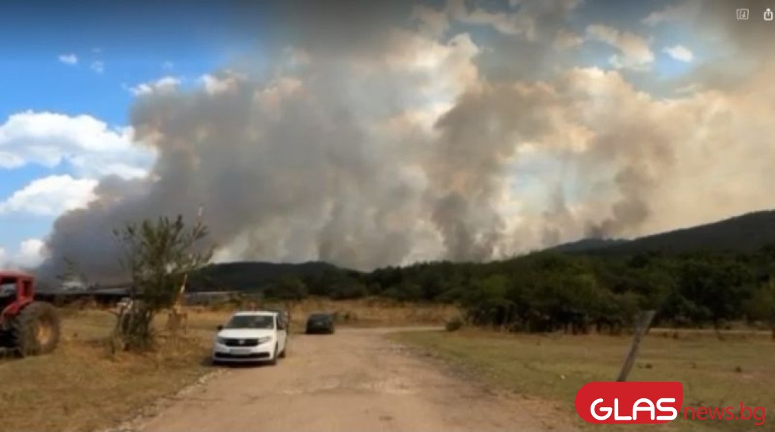 24 пожарни автомобила продължават да гасят пожарите в Пловдивско ВИДЕО