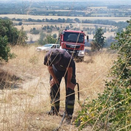 Ситуацията в Хисарско продължава да бъде тежка В гасенето на
