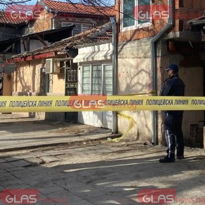 Откриха труп в двор