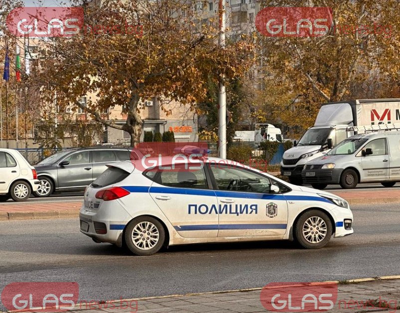 Пиян с триколка се вряза в кола
