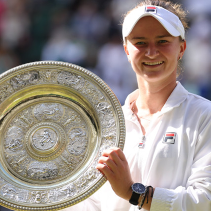 Барбора Крейчикова е новата шампионка на Уимбълдън след като победи