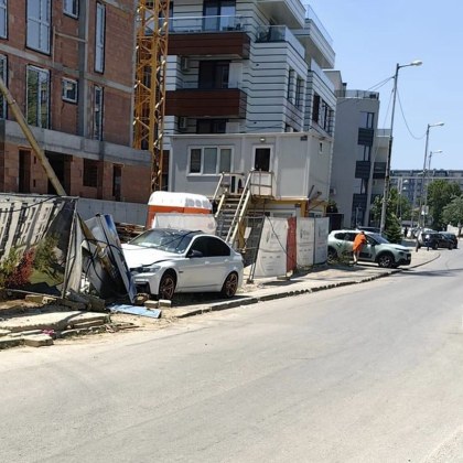 Катастрофа стана днес в София Лек автомобил с марка БМВ