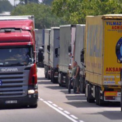 Между 13 00 и 21 00 часа днес ще бъде ограничено движението