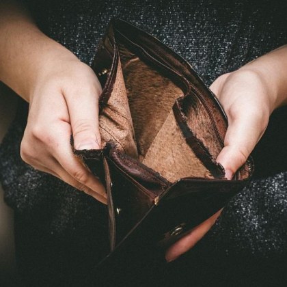 Правителството предлага повишаване на линията на бедност през 2025 г