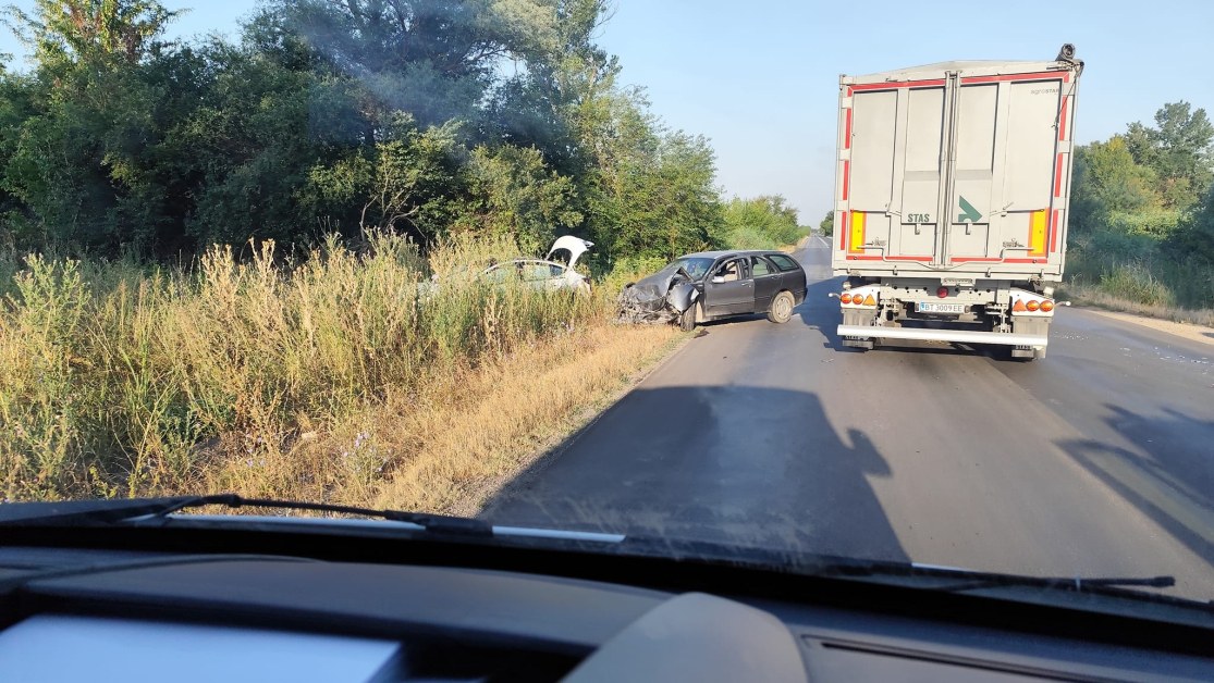 Три коли се блъснаха в Плевенско СНИМКА